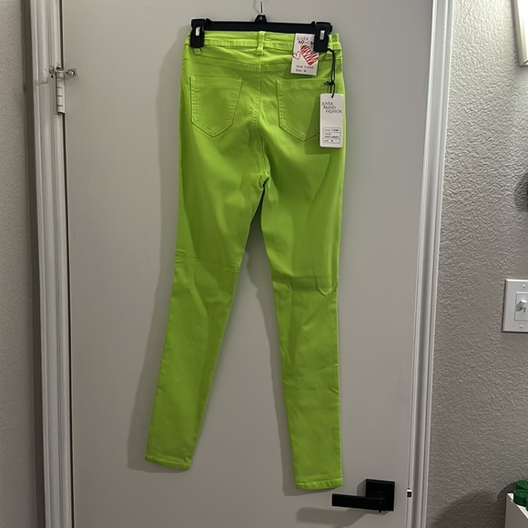 Neon Green Jeggings Size Medium NWT - Picture 2 of 3